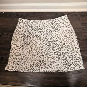 Tommy Bahama White & Green Cheetah Print Skort Size M